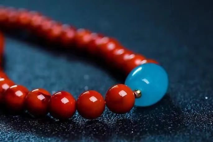 翡翠|翡翠是玉吗？和田玉和翡翠之间的区别是什么？不解决怎么下手购买呢