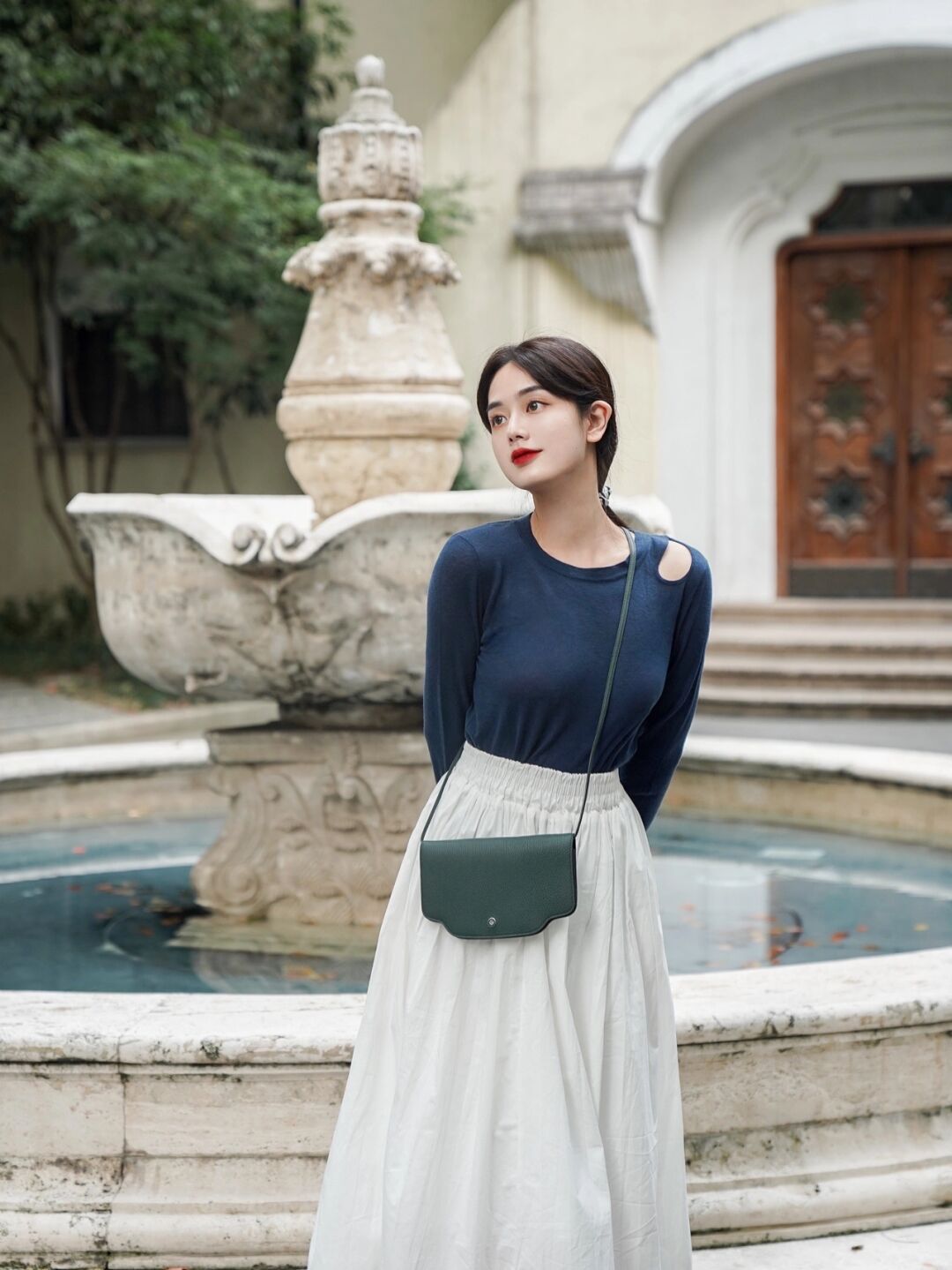 何有强|女神博主绿色衣服单品穿搭，居然能搭配得那么好看，优雅又显白