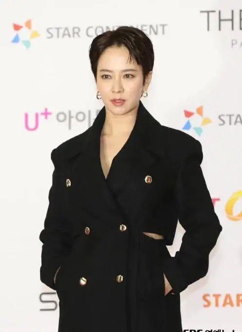 医美|圈内「素颜天花板」颜值大翻车，无数网友血书求她去做医美