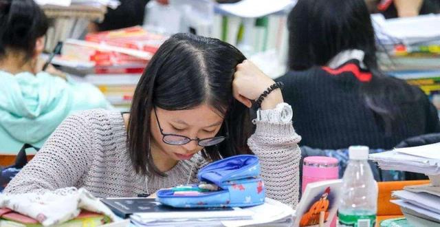 保研|读研以后才懂得，考研生和保研生的差距大，难怪导师有所偏爱