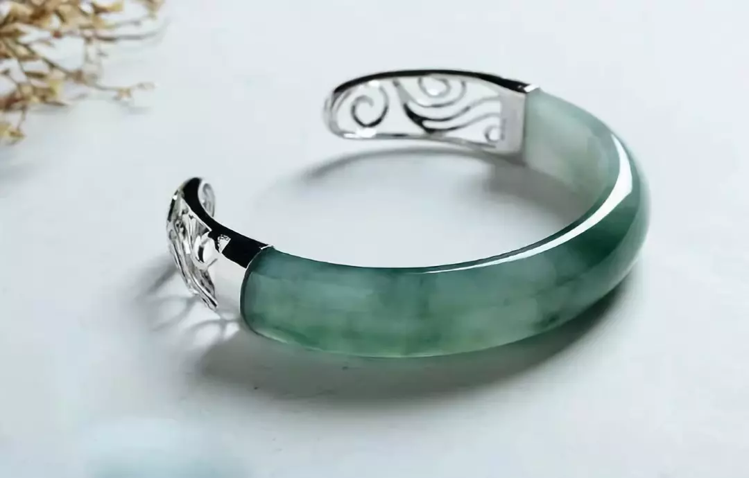 翡翠手镯|翡翠手镯断了怎么办？