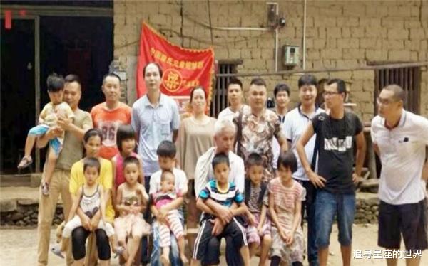 富二代 49岁大叔娶19岁娇妻，21年连生15娃，如今全家成网红，靠直播挣钱