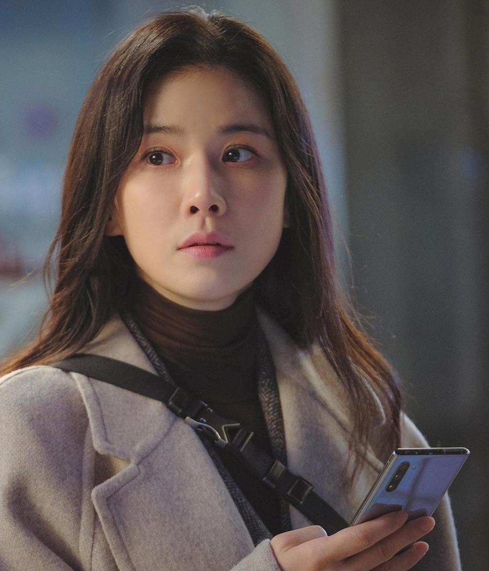 欧阳娜娜|李宝英各时期剧照！从清纯少女到霸气女神，公认颜值巅峰在30代