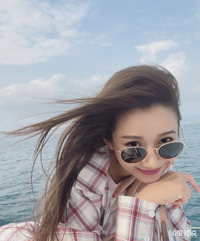 束文波|陈赫真会挑媳妇，张子萱穿背心配超短裤，37岁看起来像17岁