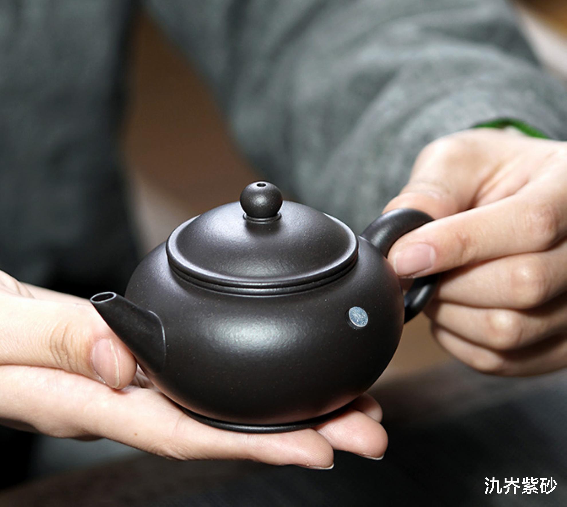 文玩|对比看看，如果你的紫砂壶能够吸住磁铁，那必定是原矿好料！