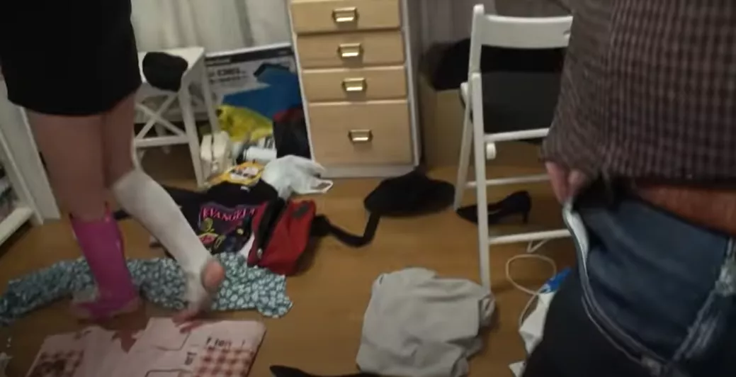 车晓|日本富二代妹子做摔跤手6年400场完败，把老爸亿元豪宅变垃圾场。网友：羡慕