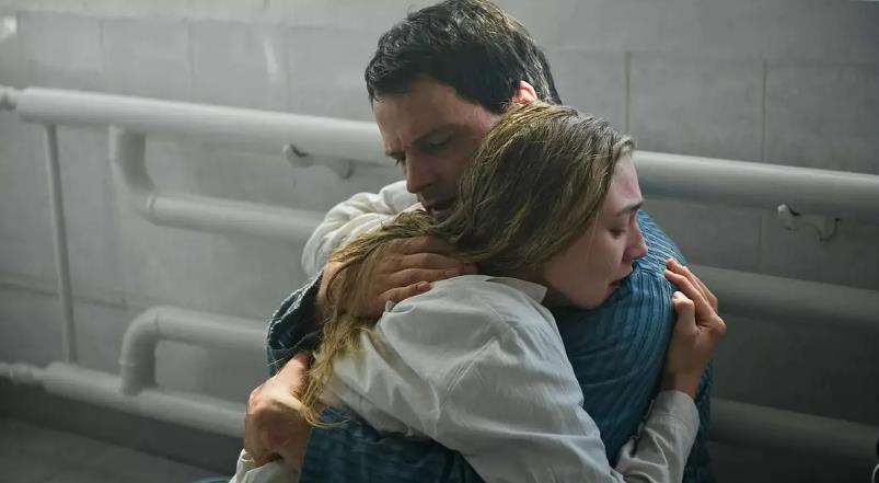 hbo|真实事件改编，HBO拍成了9.6分神剧，电影评分仅6.3，差距在哪？