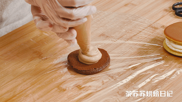 茶苏苏烘焙日记|外面排队两小时！在家5分钟做一大盘，省钱又省事！