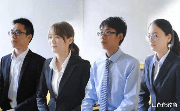 招聘|国家电网将公开招聘,五险一金年薪高,3类学生有望优先录用