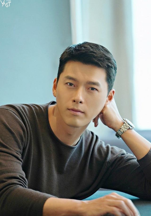 玄彬|玄彬2022年帅照释出！禁欲白西装VS坏坏黑皮衣，人格测验结果公开