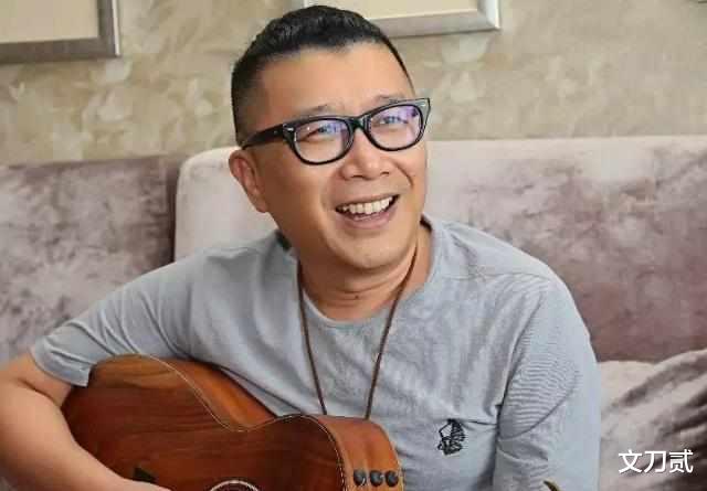 庞龙|庞龙当老师，王蓉被曝精神问题，一首歌赚2.4亿，神曲歌手怎样了