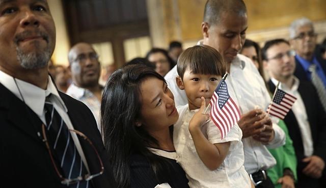 移民 靠“移民”成首富，如今市值“蒸发”1700亿，身家“缩水”465亿