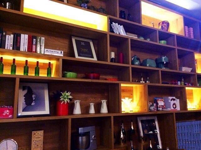 十万个家居为什么|丁子峻晒出自己的豪宅,小区绿化做得像森林,在香港属于稀缺户型