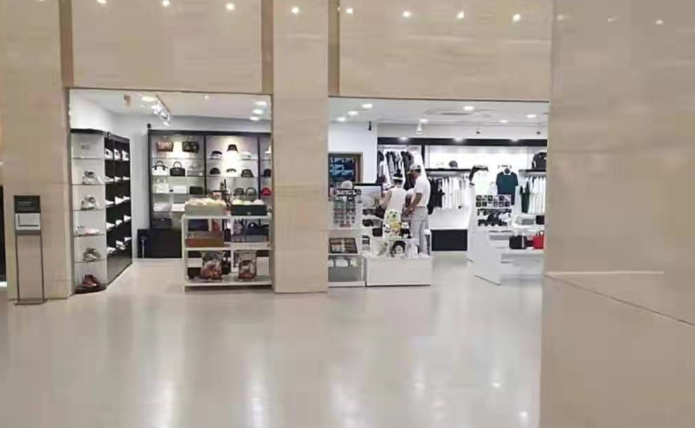 孙艺珍|玄彬久违露面连背影都帅气！穿高腰裤翘臀抢眼，跟孙艺珍约会超甜