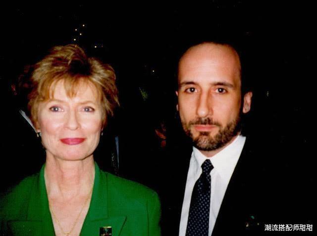 潮流搭配师甜甜 李小龙妻子改嫁给徒弟,76岁的年纪仍然大气,与孙女颜值挺像的