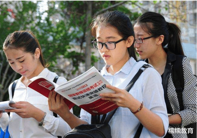 深圳市|清华女博士去深圳教书，亲戚朋友众说纷纭，她却依然遵循本心