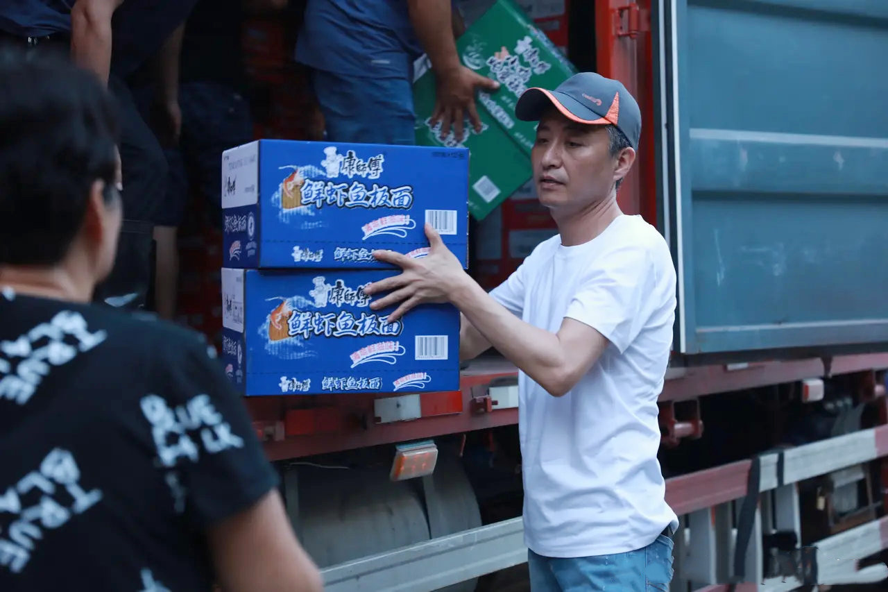 周炜|辱骂粉丝，周炜观众缘再下降，但“人民艺术家”这条路仍会走下去