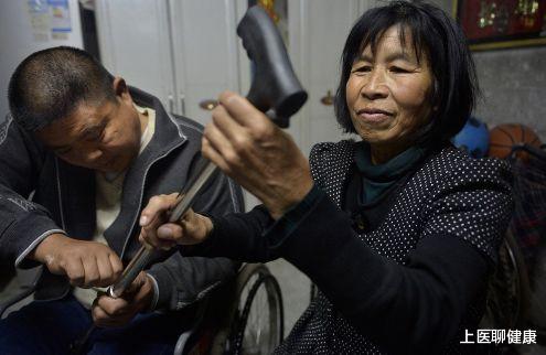 肝脏|女子脚干裂就医，却查出肝癌晚期！常吃这种蔬菜，等同于“自残”