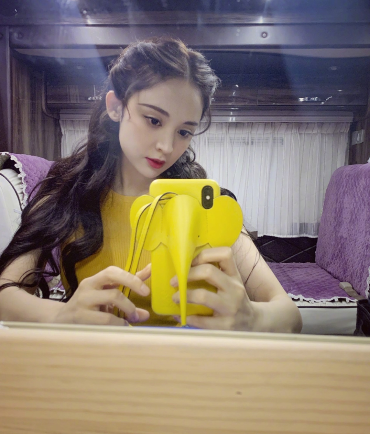 古力娜扎 娜扎从“脱发”恢复到“发量惊人”，分享的自用“生发法”火了，张馨予：靠谱国货