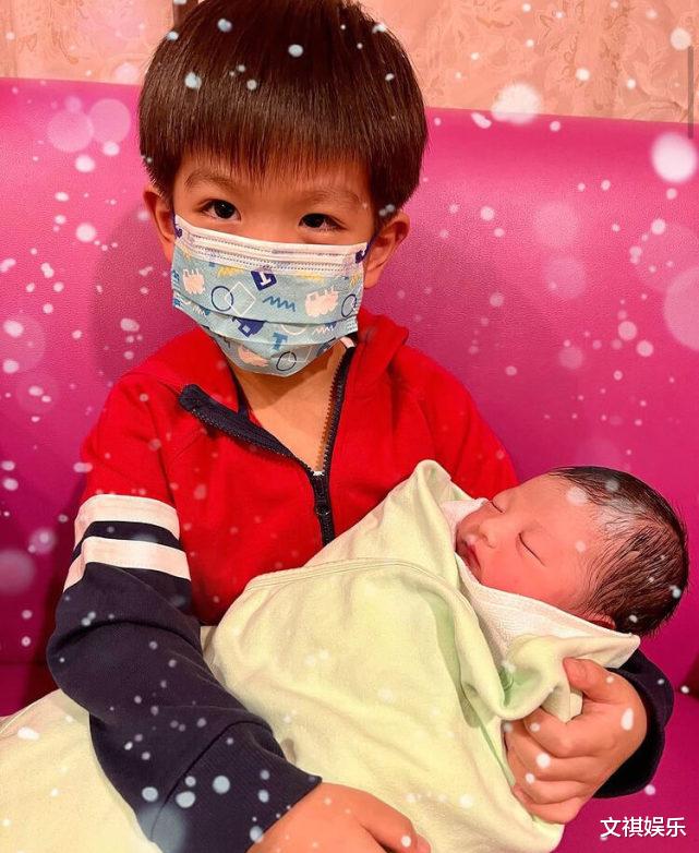 邱泽|恭喜！TVB艺人产房与小儿子首张开心合影 儿子小名叫“小冬牛”