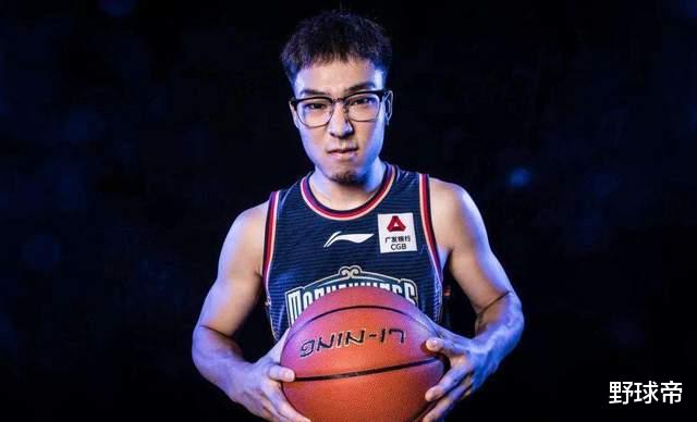 楊皓喆|半年減重30斤，從未放棄職業(yè)夢(mèng)！楊皓喆打了9場(chǎng)比賽，表現(xiàn)如何？