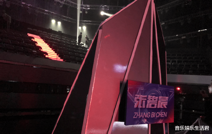 好声音|《好声音》开播时间录制生图曝出，台湾歌手加盟，小导师位置尴尬