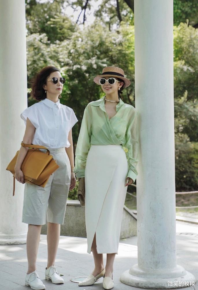 微笑的秧秧|过了50岁的女人，早秋记得“穿松不穿紧”，学她这么穿好优雅
