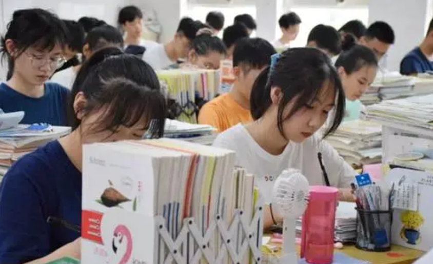 考试|2022年高考难度或将增加，学生起码要到这个分数，才有可能上本科