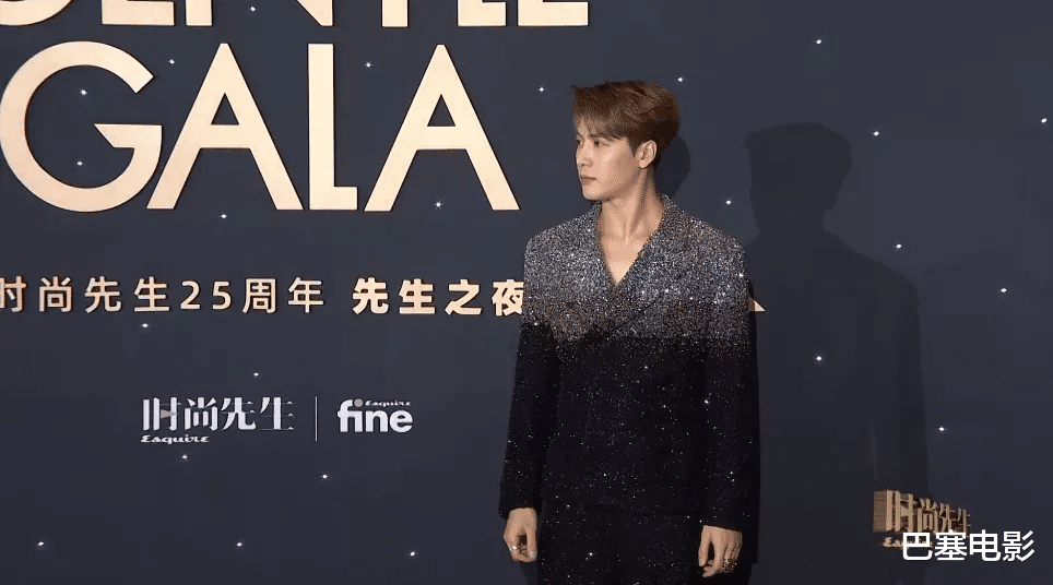 胡可|2022开年红毯：张雨绮变脸认不出，吴谨言好怪，郭采洁收了神通吧