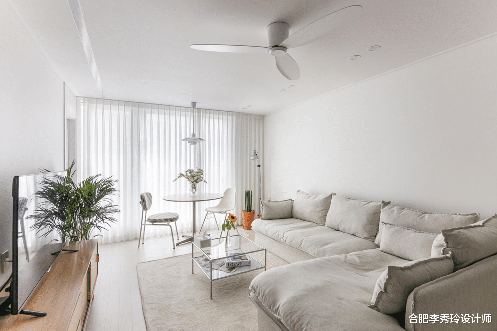 合肥李秀玲设计师 不吊顶无主灯、大白墙少造型，110㎡保持极简，反而更高级温馨
