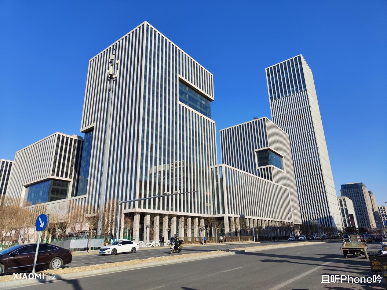 摩托羅拉|moto edge X30和小米12上手測評：首款和第二款驍龍8的巔峰賽