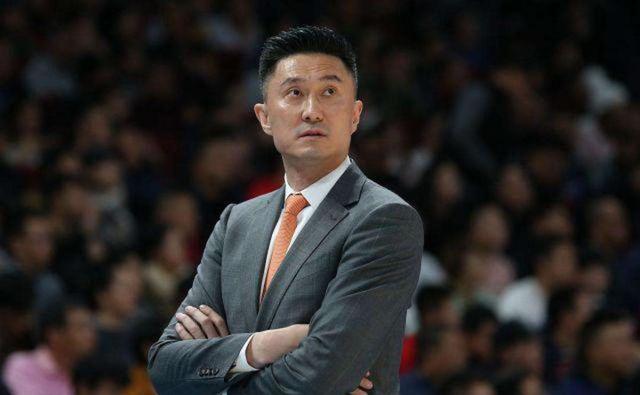 广东男篮|广东惨败揪出最大责任人，汤杰大实话一针见血，杜锋终究错伏了