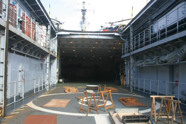 直升机|法国圣女贞德号直升机巡洋舰，功能丰富的大型水面战舰