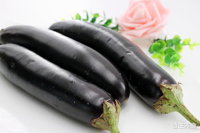 骨质疏松|为什么秋冬心脑血管疾病多发？5类养血管的食物，中老年人可多吃