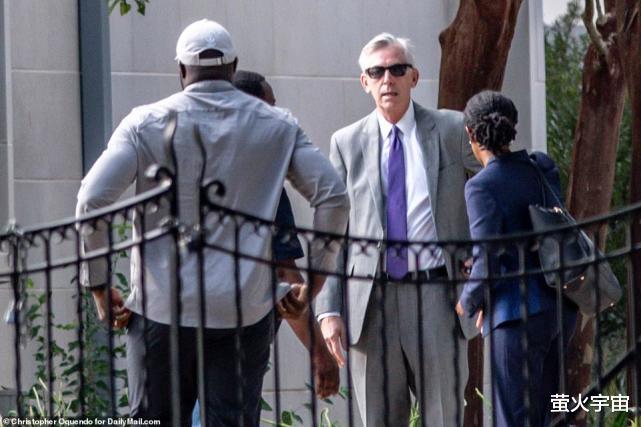 凯莉|金小妹男友躲豪宅后首现身，面临数十亿美元赔偿，遇难者增至9人