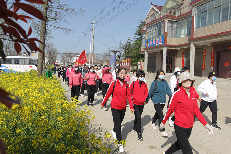顶端潢川 潢川县举行2021年妇女干部职工徒步健身赛