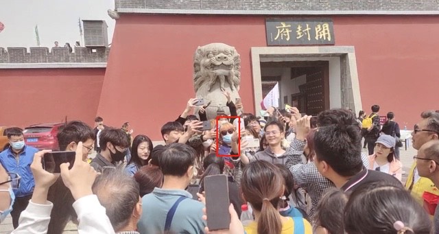 小小娱娱 网红郭老师“顶流实锤”，生日应援投屏四大城市，15秒滚动播出120次