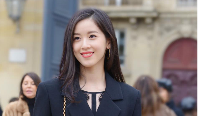 校花|我国高校六大校花身份曝光,刘亦菲实至名归,清华校花惹争议不断