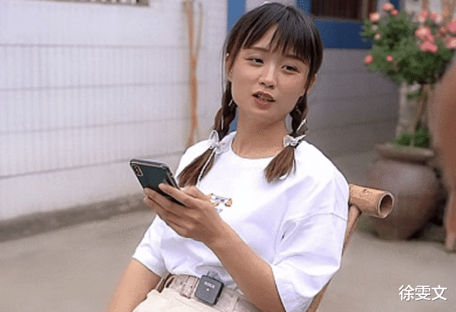 素素|JK厨娘严素：靠美貌半年吸粉几百万，老爸真实身份可不简单！