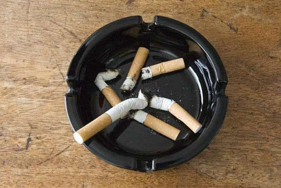 人才市场|为什么有人说“烟灰缸里永远不要倒水”,说起来都是泪