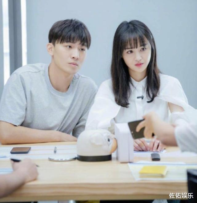 郑爽|张恒发千字长文回应郑爽：继续曝其弃养，出轨还能义正言辞