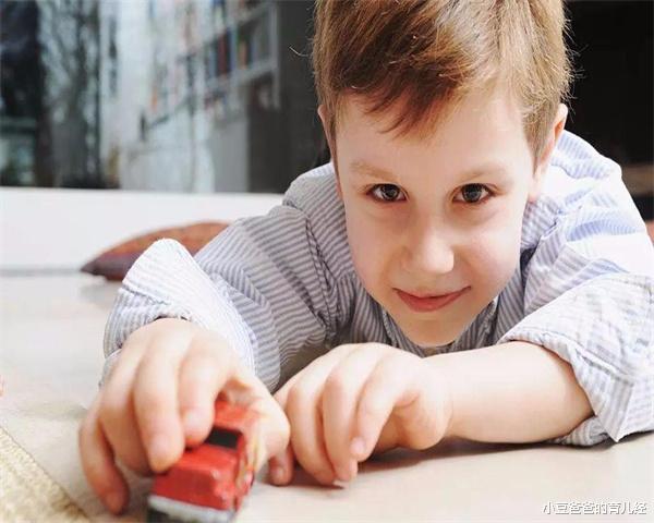 李连杰|有种“偏心”叫李连杰的4个女儿，同爸不同妈，颜值差距一目了然