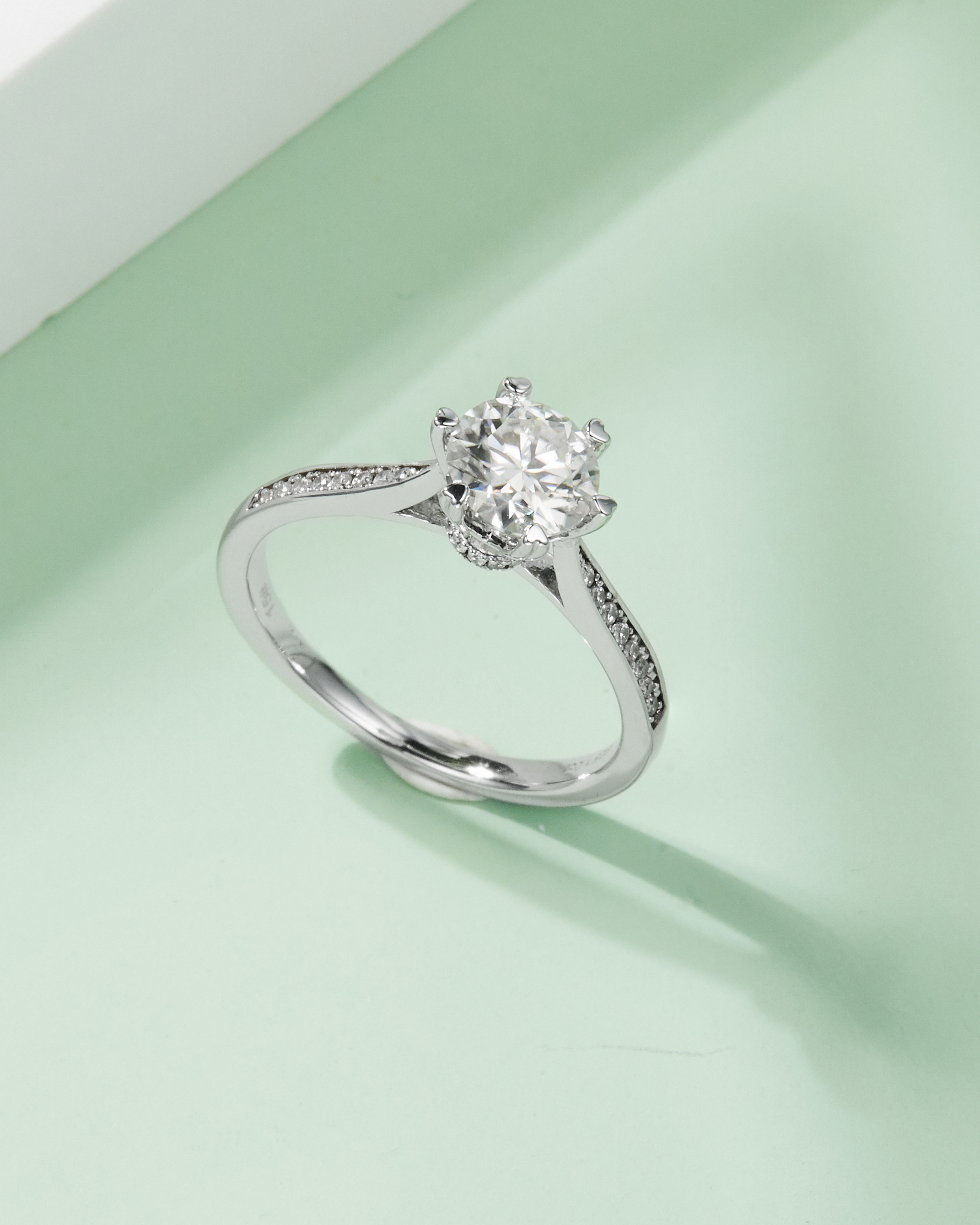 享换钻 30分的莫桑钻戒适合哪些人呢?