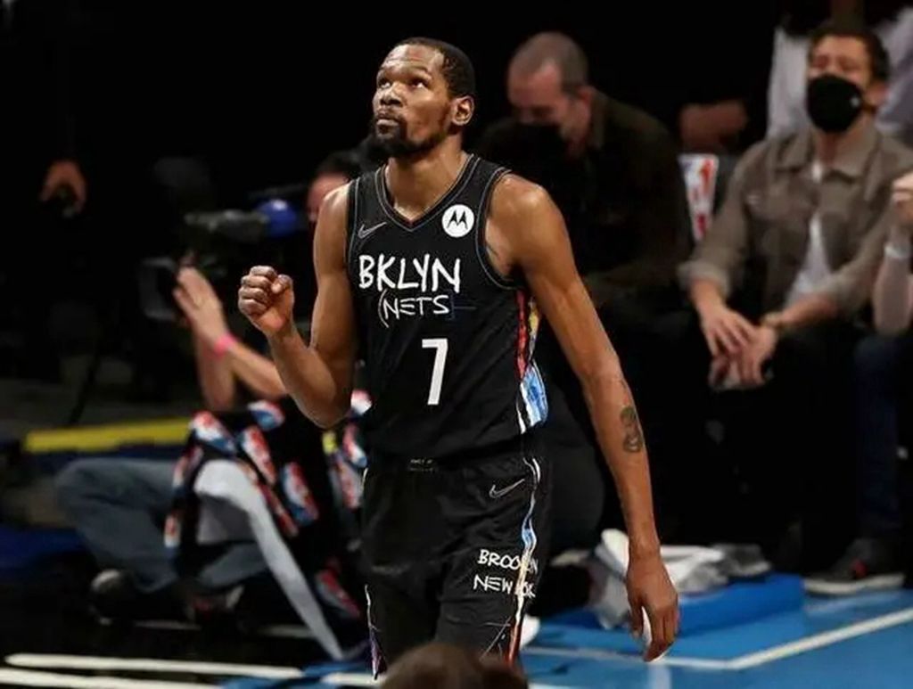 勒布朗·詹姆斯|大胆设想22年NBA荣誉归属，詹姆斯或再创辉煌，杜兰特恐陪跑！