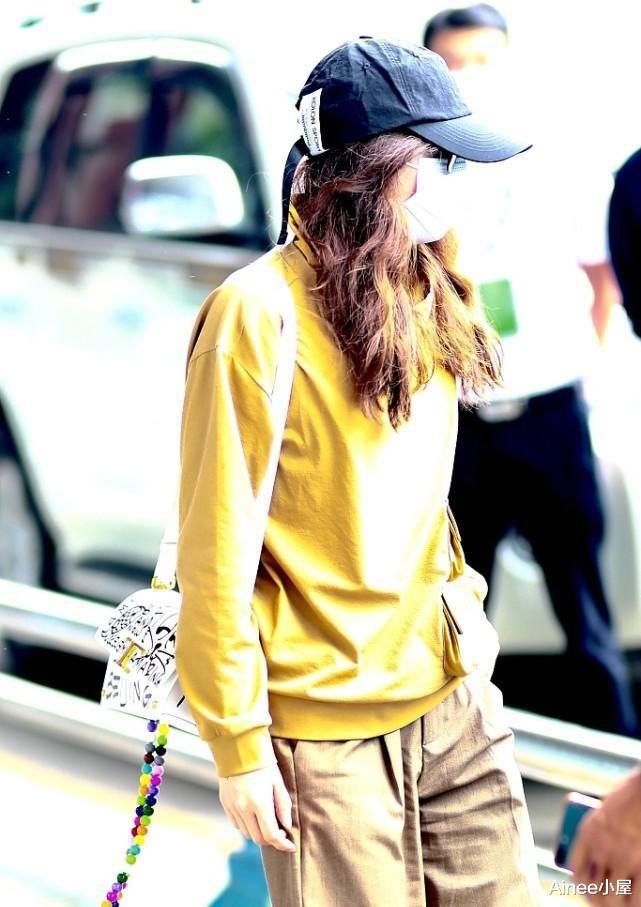 刘诗诗|刘诗诗有气质就任性，短裤穿得都和别人不一样，西裤裁半截挺个性