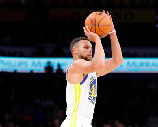 斯蒂芬·庫里|爵士球迷為何狂噓庫里？誰注意到維金斯舉動，庫里回應(yīng)太有趣