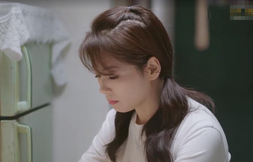 花匠小美 43岁刘涛演“高中生”，扎双马尾穿学生装，状态却是骗不了人的