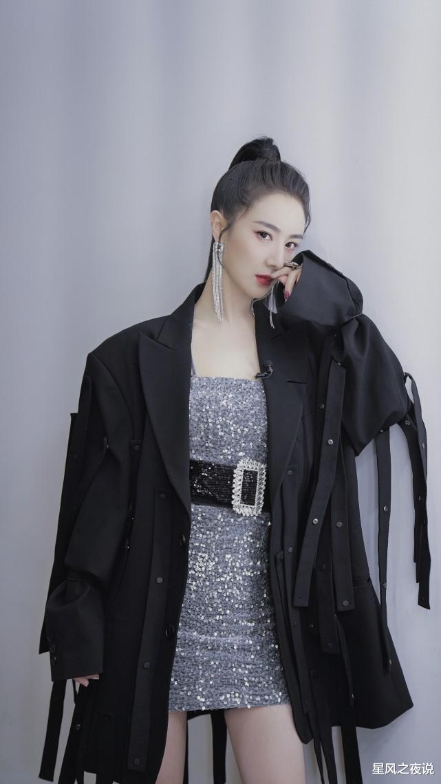 贾玲|《你好，李焕英》两代人观影感受差异明显！子女感动的落泪，父母辈尴尬到抠脚。