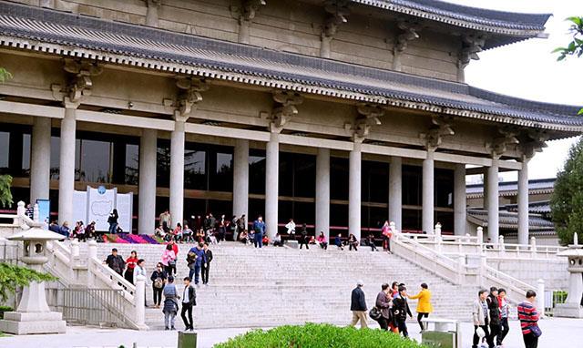 果莓妈咪说 男孩路上捡到玉玺，主动上交奖励25元路费，45年后专家为何再登门