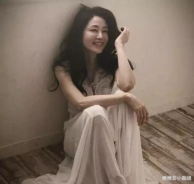 肠胃|54岁主妇坂村薰凭颜值状态登上热搜！雪白美肌离不开殿堂级的自律